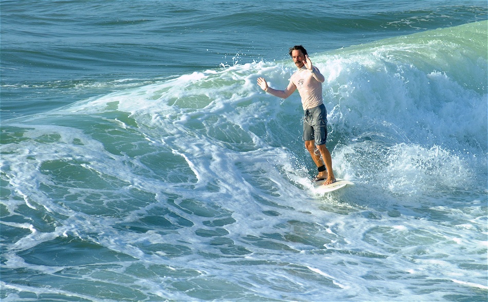 (01) Dscf0581 (bob hall surfer 1).jpg   (950x588)   280 Kb                                    Click to display next picture