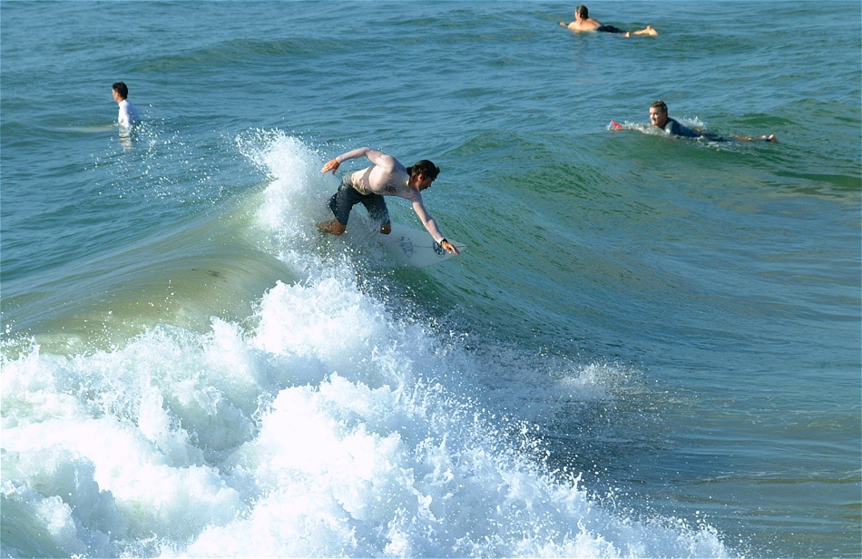 (18) Dscf0606 (bob hall surfer 1).jpg   (950x616)   259 Kb                                    Click to display next picture